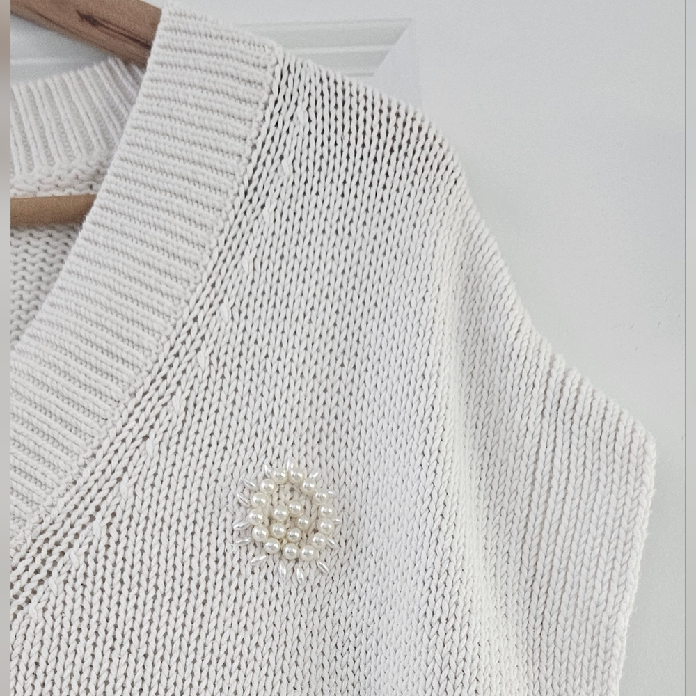 LOFT white Ivory loose knit Sweater Vest faux pearl floral embellished Size L - Picture 4 of 12